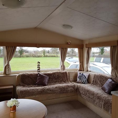 Pitch & Canvas - Self Catering At Broad Oak Farm Tattenhall Exterior photo
