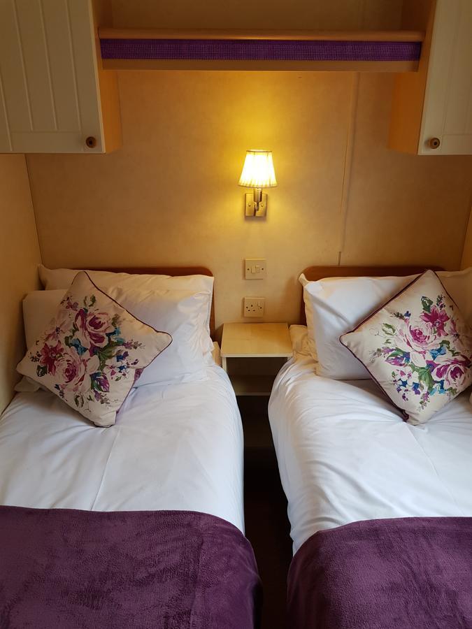 Pitch & Canvas - Self Catering At Broad Oak Farm Tattenhall Exterior photo