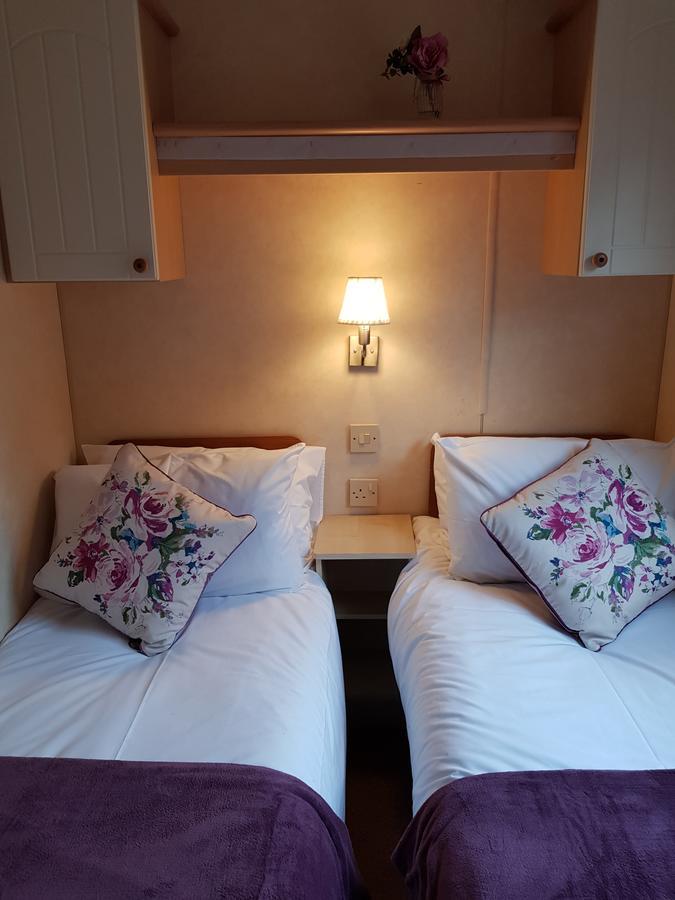 Pitch & Canvas - Self Catering At Broad Oak Farm Tattenhall Exterior photo